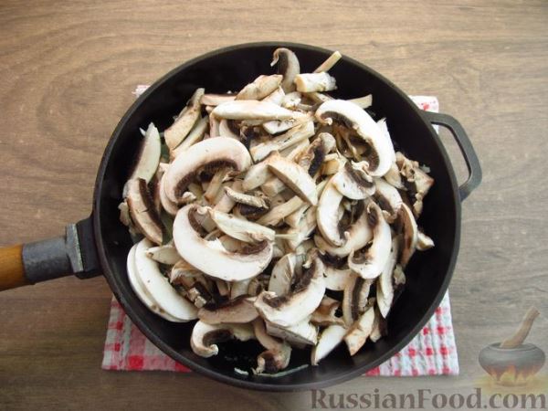 Картофель, запеченный в духовке, с грибами