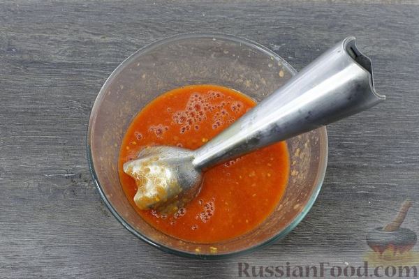 Постные тефтели из риса и грибов в томатном соусе